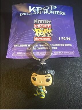 NEW Funko! Netflix K-Pop Demon Hunters - Zoey Keychain Pocket Pop! OPENED BAG